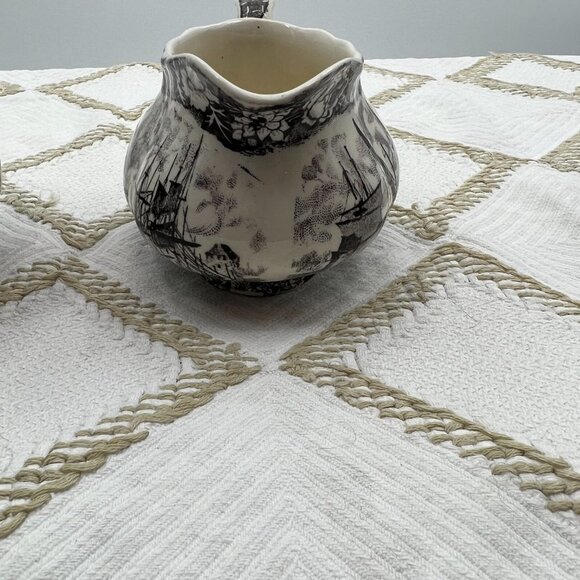 Thames River Scenes by Palissy Pottery Sugar bowl and creamer. Made in England - Picture 8 of 15